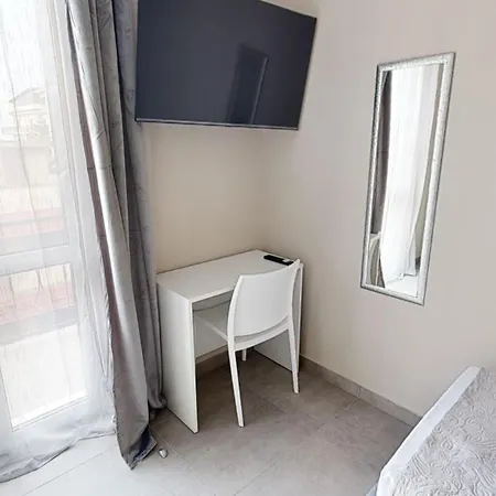 Al Centro 住宿加早餐酒店 锡代诺滨海